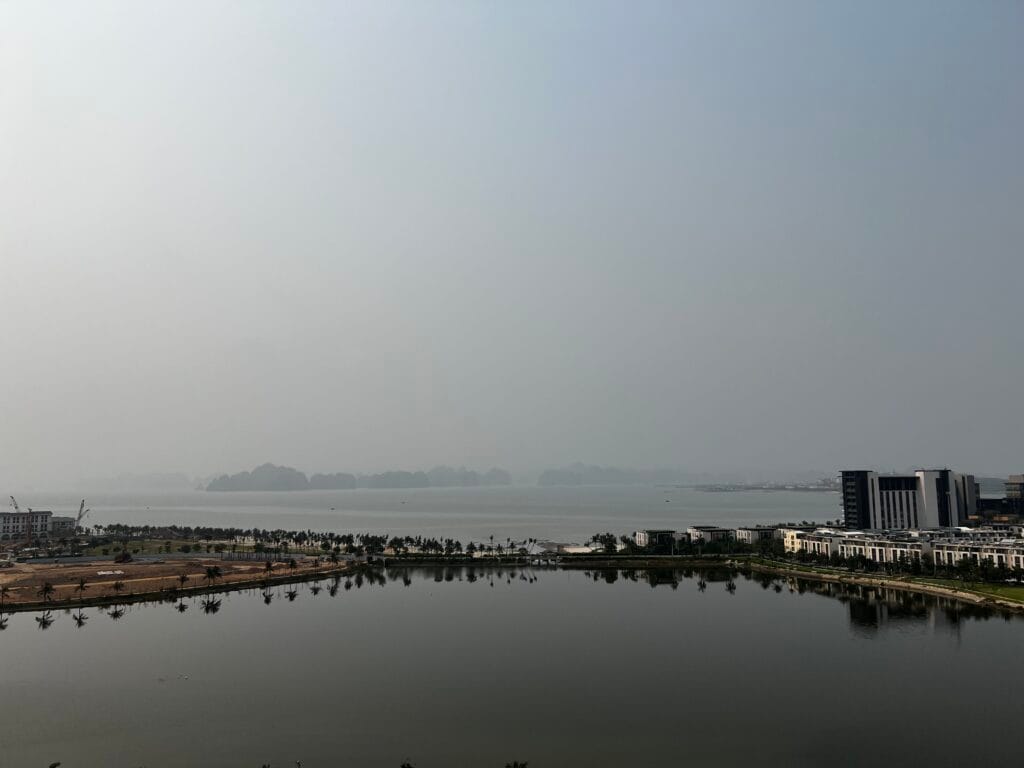 하롱베이 여행 — 빈스피드 고속철도 착공 2026